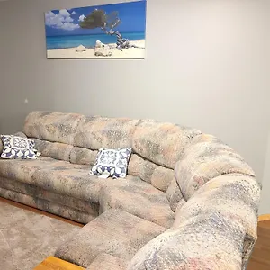 Cozy 2-bedroom Basement Retreat , Calgary Canada